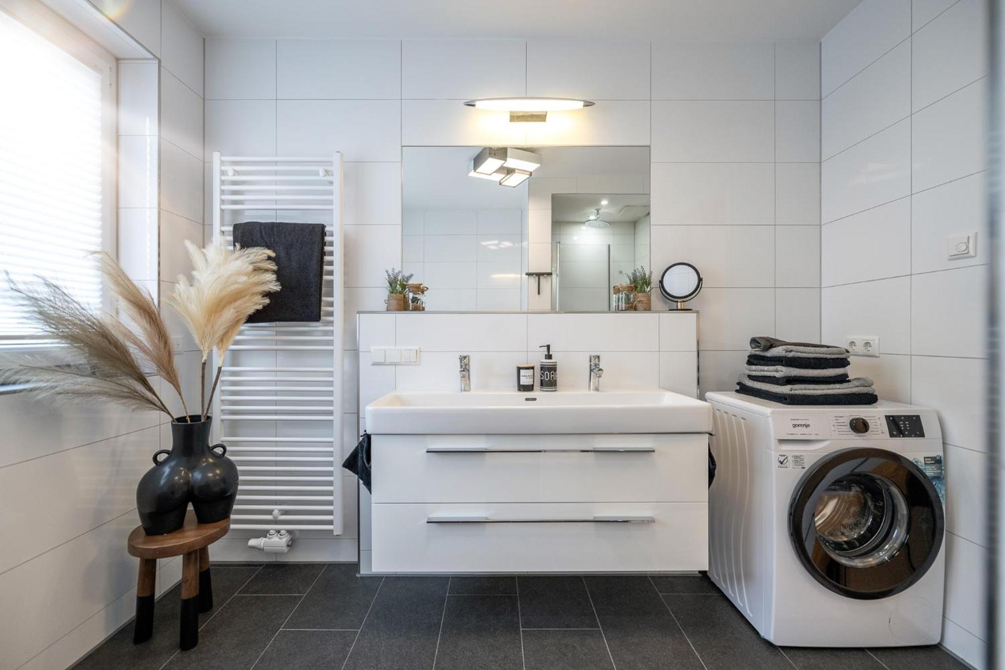 Apartamento Alpenflair / Luxury / 100Qm / Work / Travel / Netflix Penzberg Exterior foto